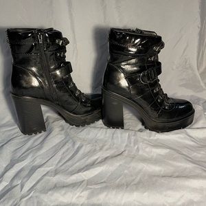 Black guess heeled boots